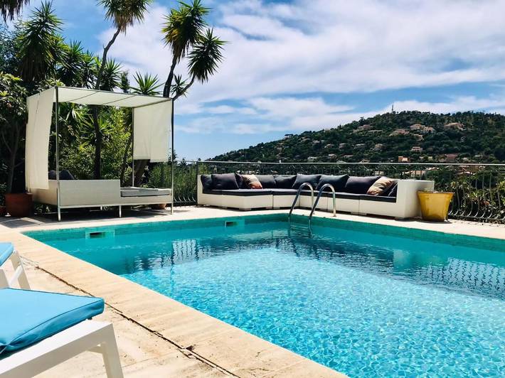 Chambre d’hôte pour 2 personnes, avec Terrasse ainsi que Jardin et Piscine à Cavalaire-sur-Mer