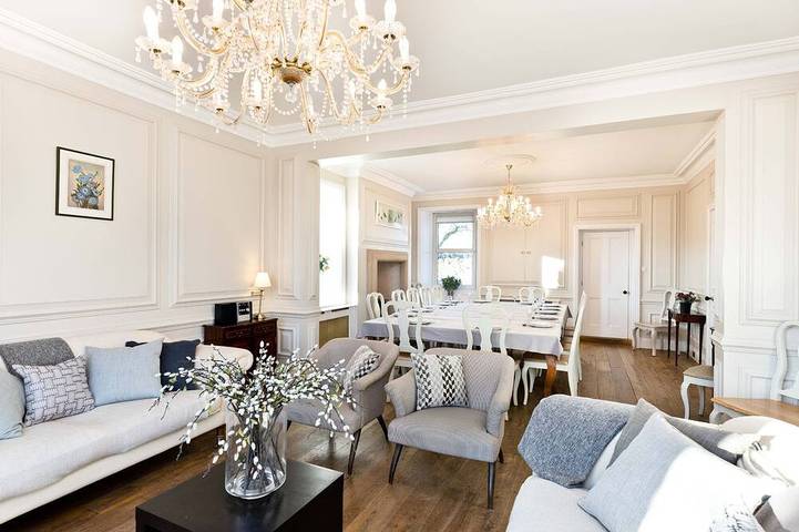 Holiday rental for 32 people, with hot tub and terrace as well as garden in Ashford in the Water