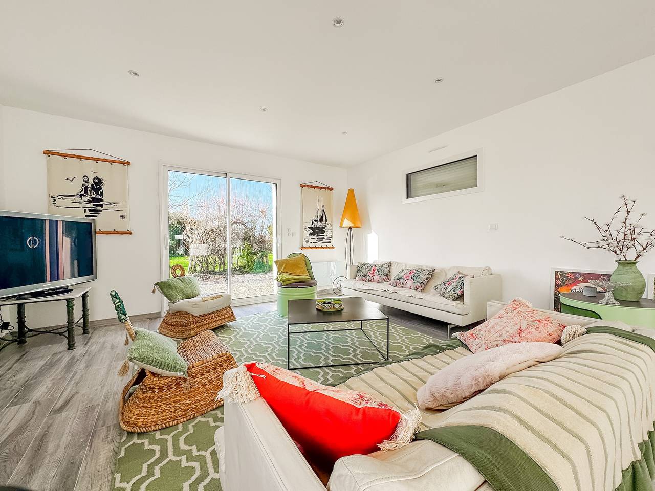 Holiday Home in Loctudy with Private Terrace, Garden, and Wi-Fi in Loctudy, Côte de Cornouaille