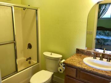 Vacation Home for 10 Guests in Makaha, Oahu, Picture 1