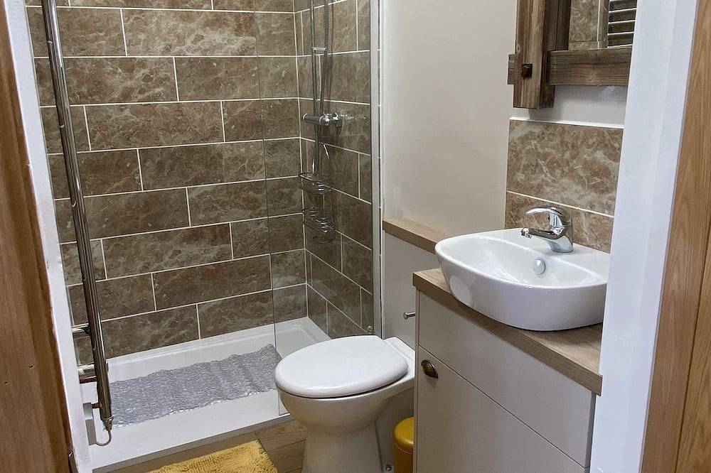 Rural hideaway but only 5 minutes from the centre of Cheltenham in Cheltenham, Gloucestershire