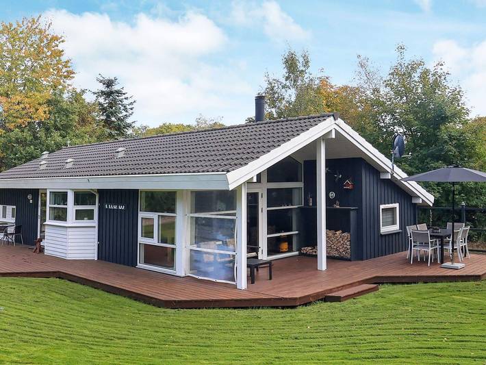 Ferienhaus für 6 Personen, mit Whirlpool und Terrasse sowie Garten und Sauna