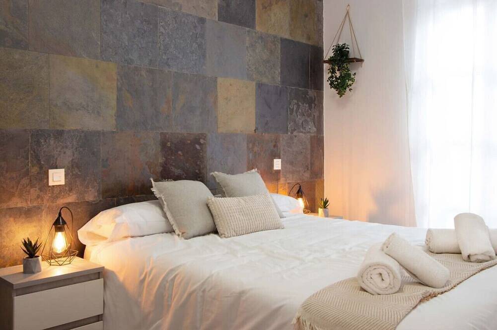 Entire apartment, Stunning Flat Historic Center Plaza Mercado in Logroño, La Rioja Province