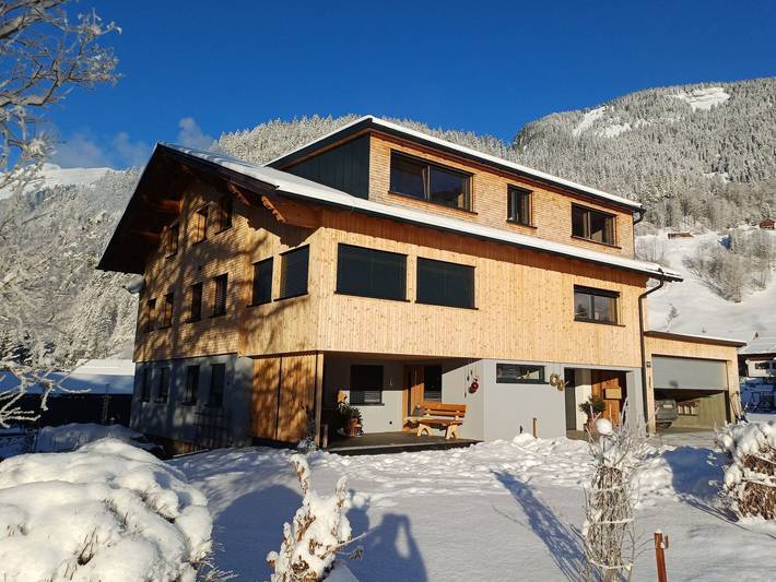Ferienwohnung für 6 Personen, mit Terrasse und Garten sowie Ausblick in Au