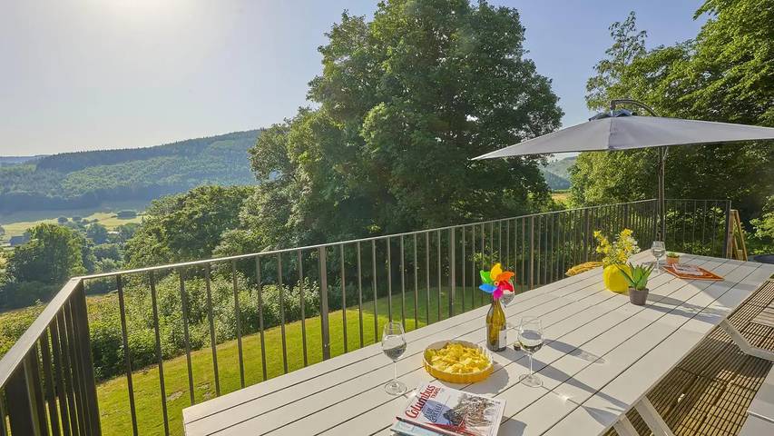 Location de vacances pour 16 personnes, avec jardin à Lierneux