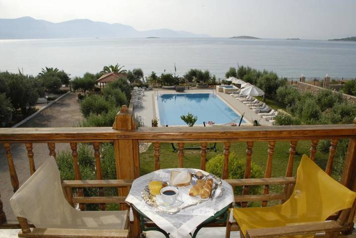 Hôtel pour 3 personnes, avec Balcon ainsi que Terrasse et Jardin