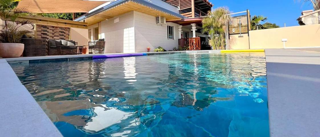 Location de vacances pour 9 personnes, avec piscine ainsi que vue et jardin dans Piton de la Fournaise - 2