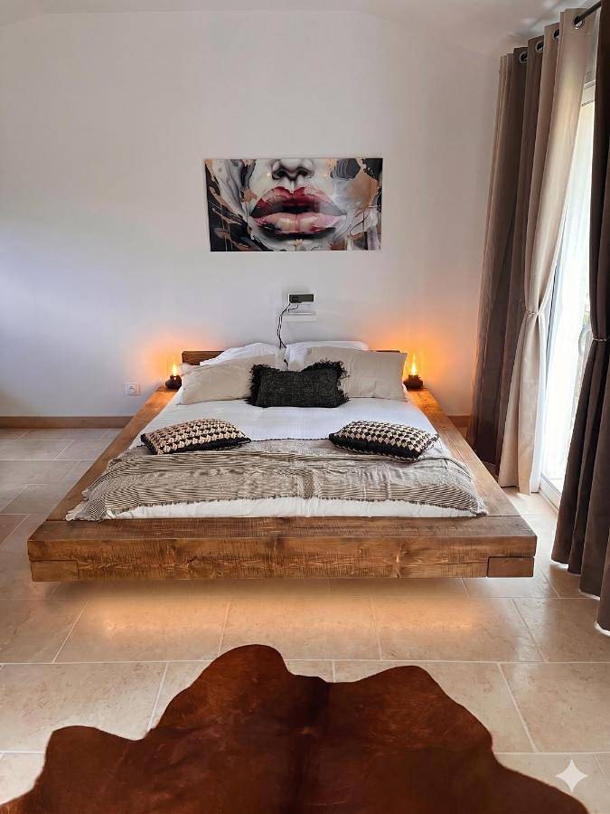 Hôtel pour 4 personnes, avec jardin ainsi que vue et piscine, animaux acceptés à Peypin