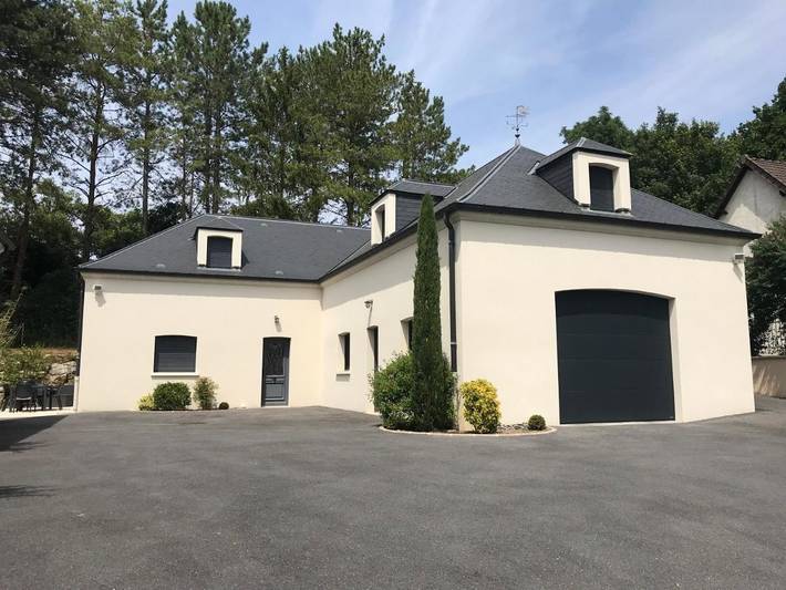 Location de vacances pour 10 personnes, avec Terrasse ainsi que Jardin et Vue à Fontaine-sur-Ay