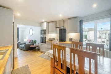 Cottage for 10 People in Teignmouth, Devon, Photo 2