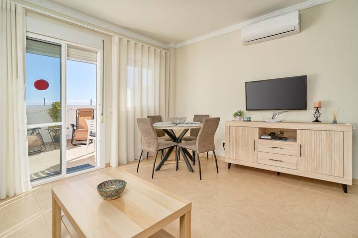 Entire apartment, Fernandita Apartment for Couples with 2 Private Terraces, Wi-Fi & Barbecue, Near the Beach in Nerja Centre, Nerja