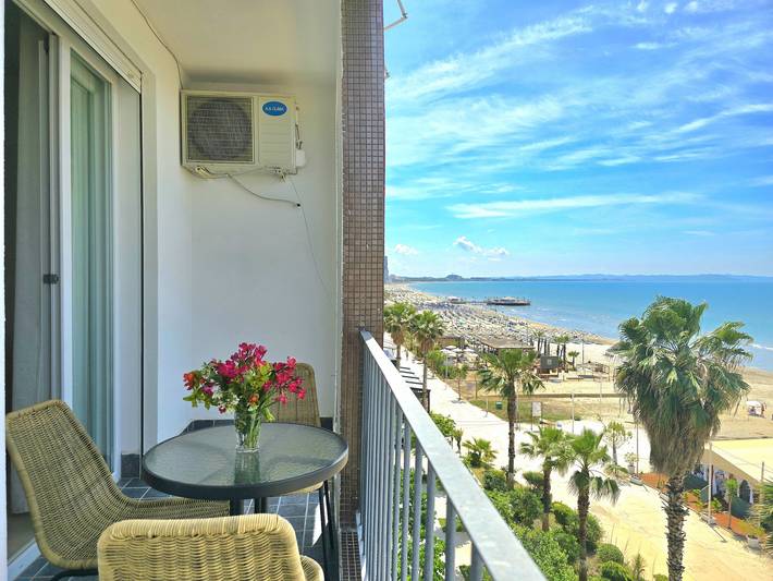 Ganze Wohnung, Ferienwohnung für 4 Personen mit Balkon in Durrës, Albanien