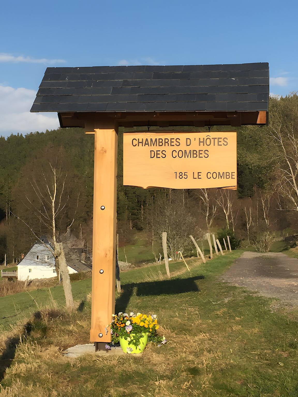 Casa de huéspedes 'Chambre Familiale - Kalie-Simba' con vistas a la montaña y jardín compartido in Orbey, Parque natural regional de los Ballons des Vosges