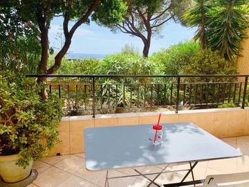 Gîte pour 4 personnes, avec terrasse et vue dans Plage Marinella