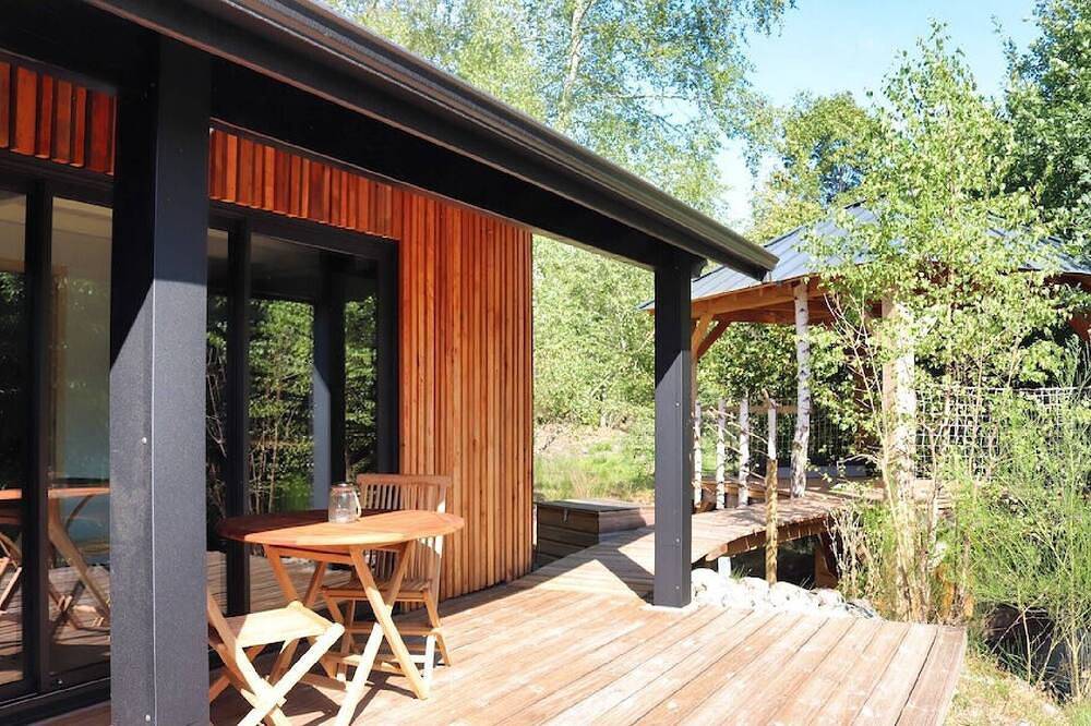 Écrin d'Auvergne : Cabanes-Lodges Haut de Gamme avec Spa Privatif in Champs-sur-Tarentaine-Marchal, Parc naturel régional des Volcans d'Auvergne