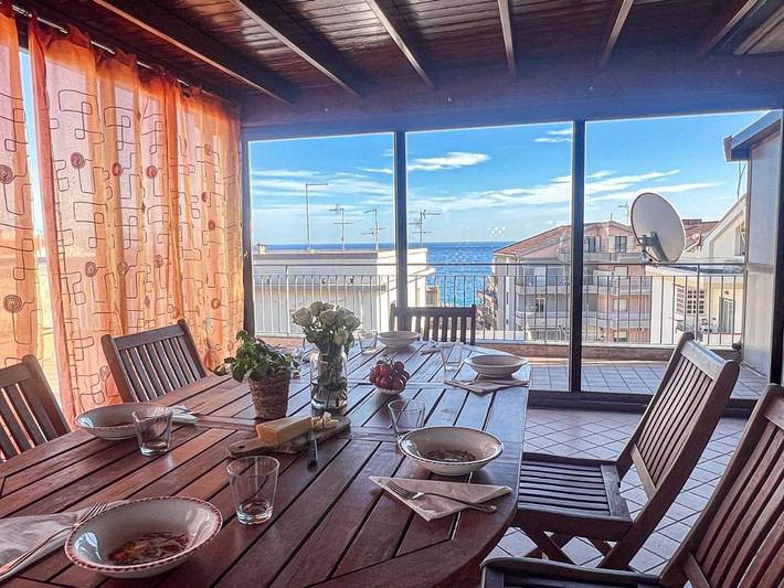 Appartamento per 4 persone, con Balcone e Terrazza nonché Panorama a Roccalumera