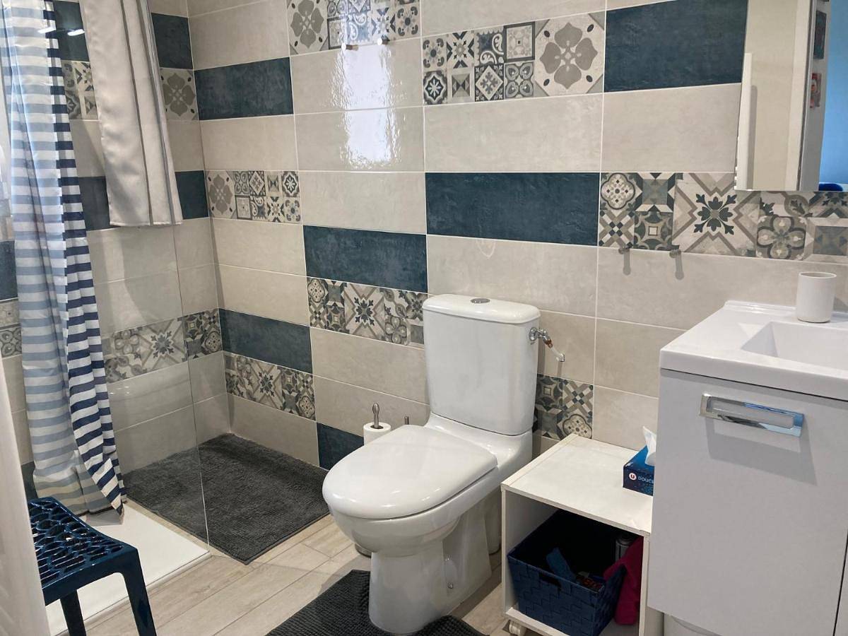 Double Room with Private Bathroom in Talmont-Saint-Hilaire, Vendée