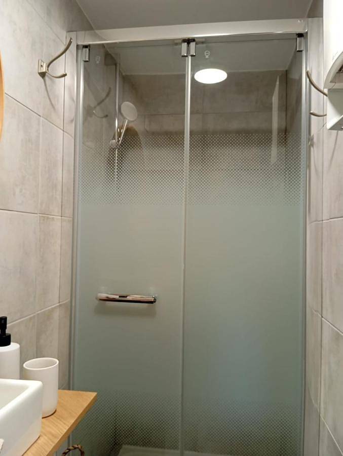 Gîte pour 2 personnes, avec vue sur le lac et jardin ainsi que vue et balcon à Nyon - 3