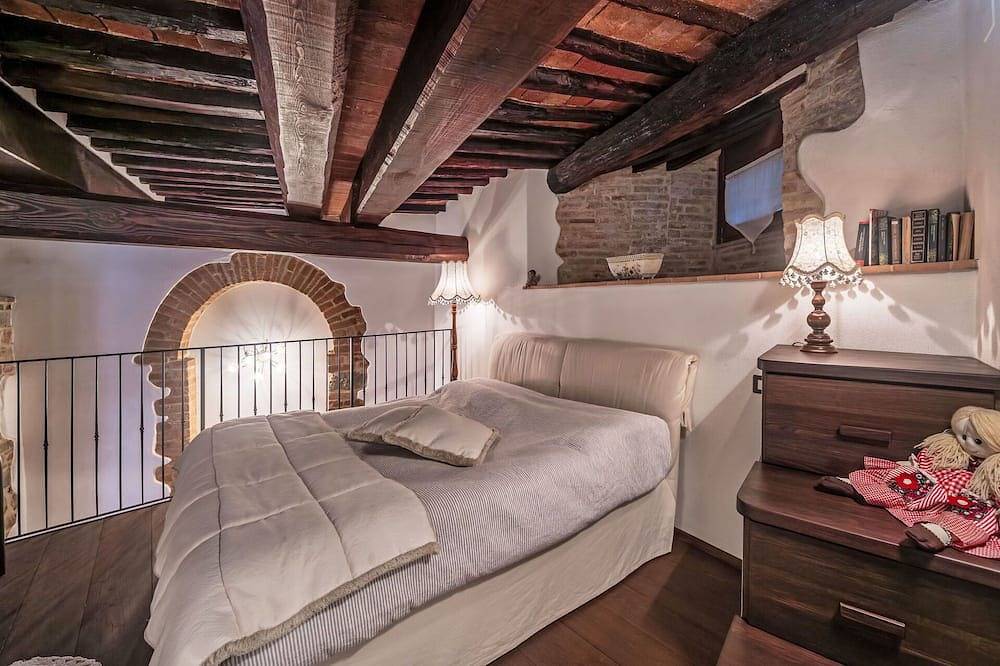 Entire apartment, Nice apartment for 2 guests with Wifi, Tv and parking in Panicale, Lake Trasimeno