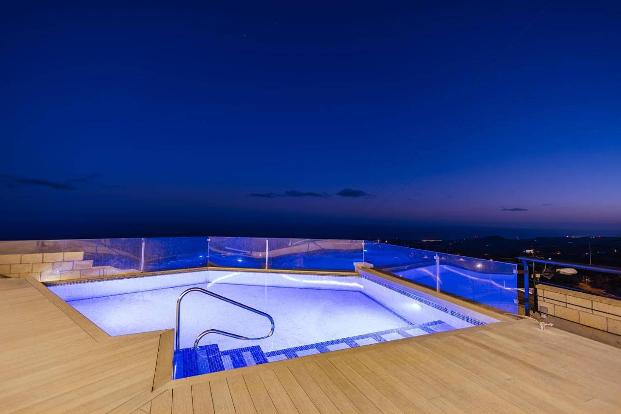 Villa Lamar Luxury Villa with Private Pool and Jacuzzi in Cruz del Roque, Fasnia