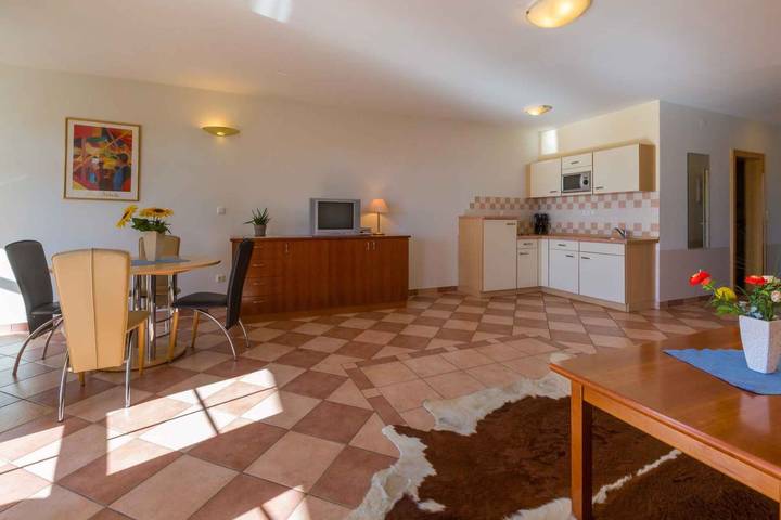 Ganze Ferienwohnung, Ferienwohnung mit Balkon und Klimaanlage in Gradsko kupalište (Crikvenica), Crikvenica