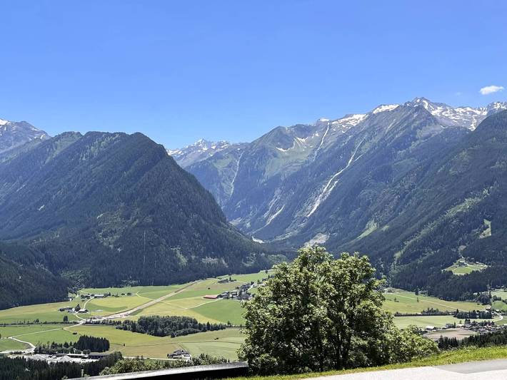 Ferienwohnung für 11 Personen, mit Balkon und Terrasse in Neukirchen am Großvenediger - 2
