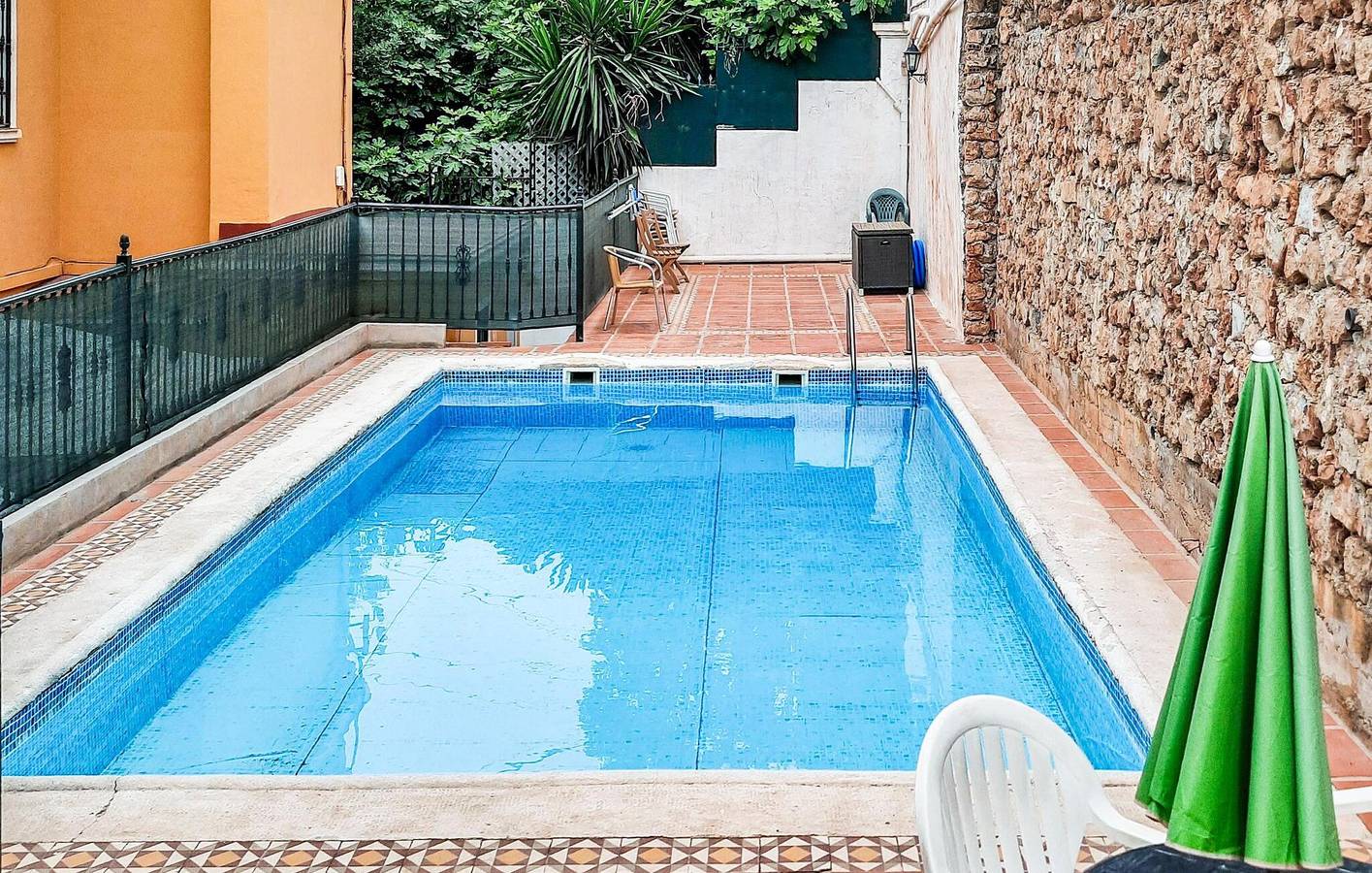 Geheel vakantieappartement, Retraite aan zee met zwembad en terras - 2.5km naar het strand van Bil Bil in Montemar Torremolinos, Torremolinos
