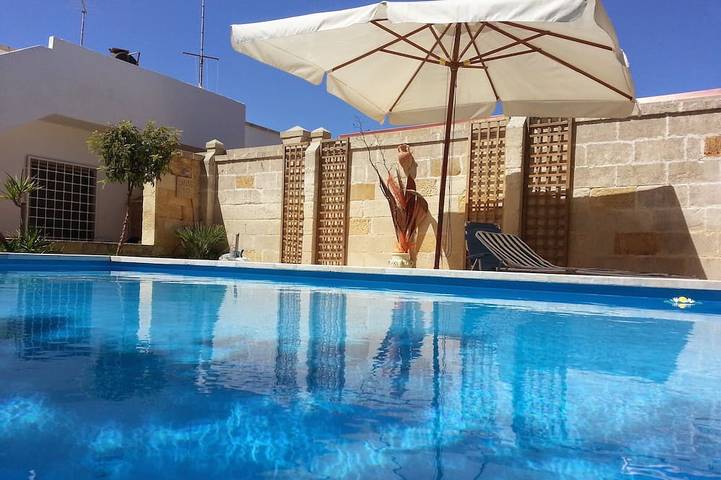 Location de vacances pour 4 personnes, avec jardin et balcon dans Casalabate