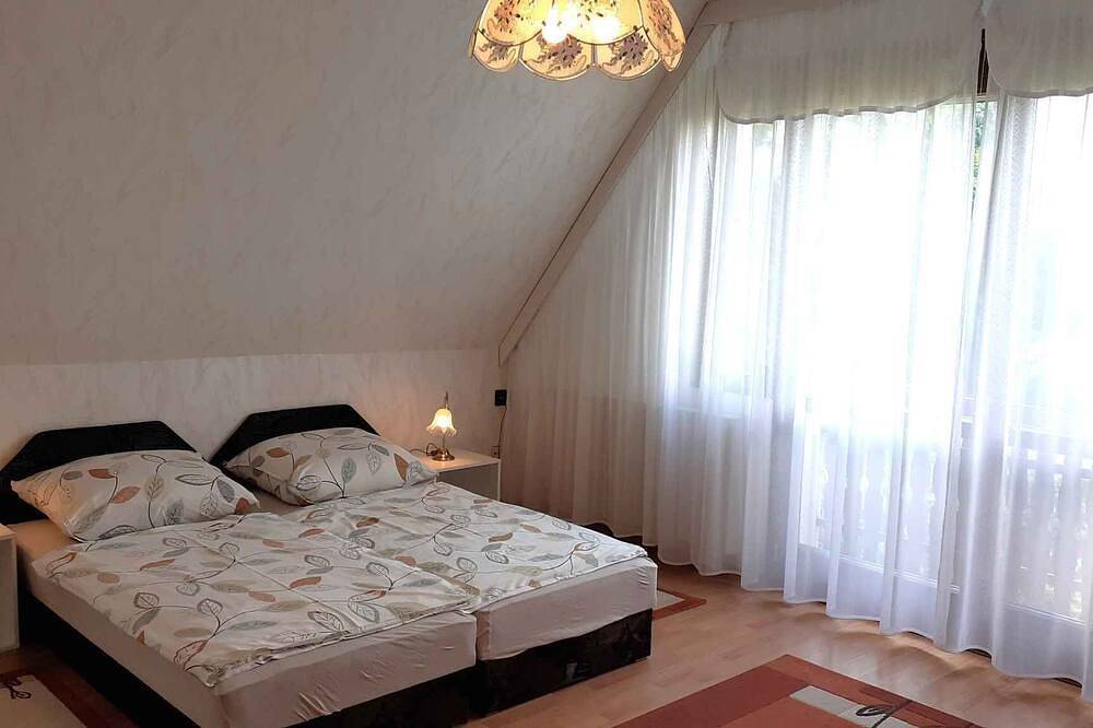 Ganze Wohnung, Ferienwohnung mit Garten und Grill in Gyenesdias, Balaton Hochland Nationalpark