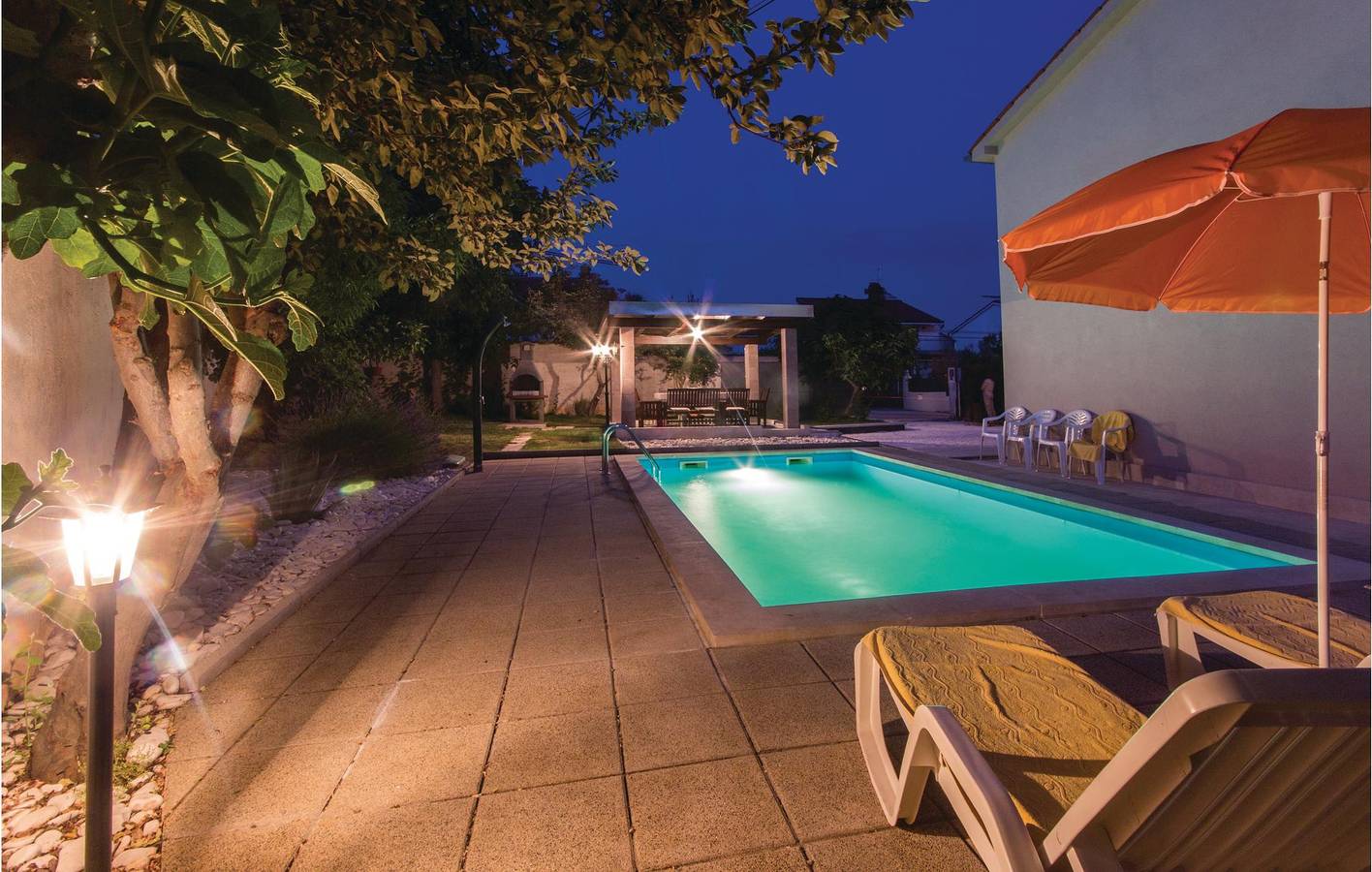 Geräumige 2-Zimmer-Wohnung mit Pool, Terrasse und WLAN-Zugang in Pula-Medulin, Pula