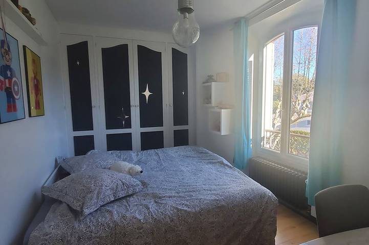 Location de vacances pour 9 personnes, avec jardin ainsi que piscine et terrasse dans Les Milles - 3