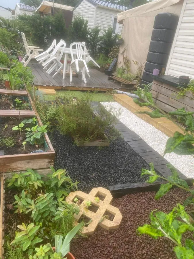 Camping para 6 personas, con piscina para niños y vistas además de piscina y jardín - 1