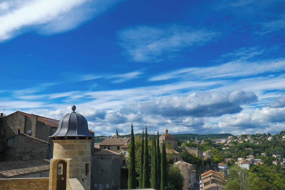 Ganze Wohnung, One-bedroom apartment in the historic center of Aubenas—Everything within walking distance in Aubenas, Ardèche