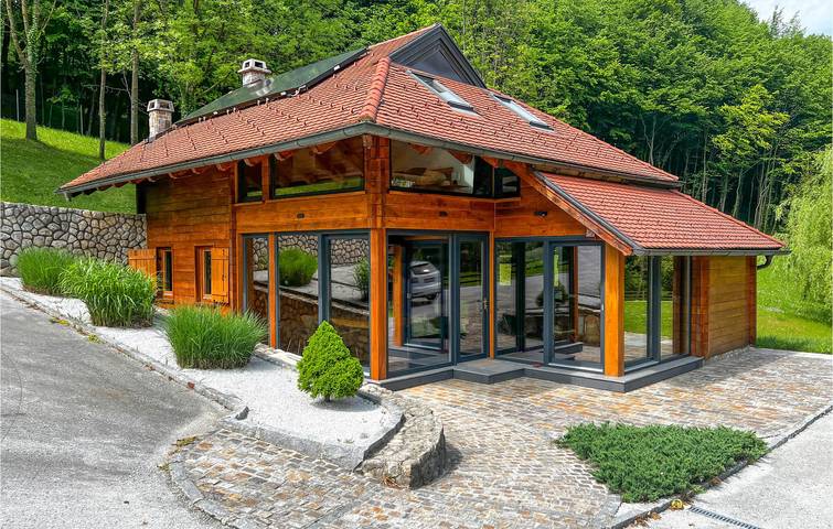 Ferienhaus für 6 Personen, mit Terrasse und Pool sowie Sauna und Ausblick in Ivanec
