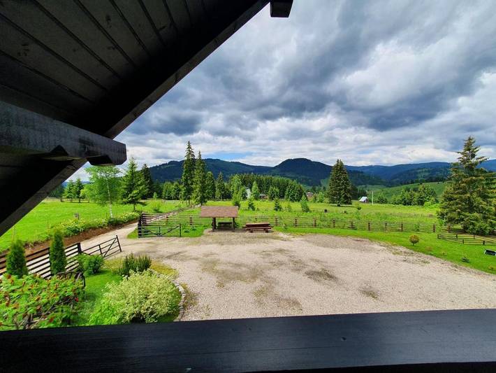 Location de vacances pour 8 personnes, avec jardin et vue dans Dorna-Arini - 2