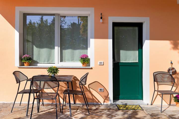Appartement entier, Appartement "Baita Marina - Libeccio 30 m Mare" avec jardin et Wi-Fi in Ceriale, Riviera di Ponente