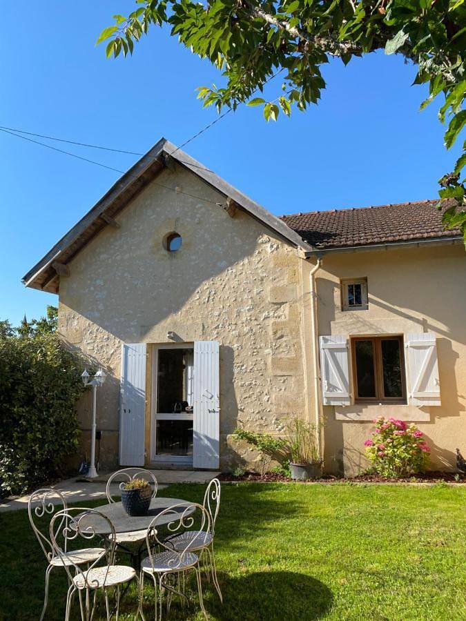 Location de vacances pour 5 personnes, avec vue et jardin, animaux acceptés à Saint-Quentin-de-Caplong - 2