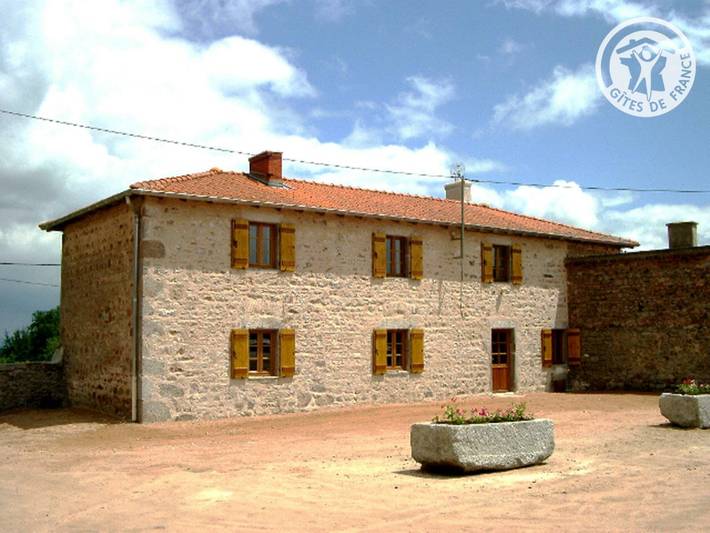 Gîte pour 12 personnes, avec jardin à Le Crozet