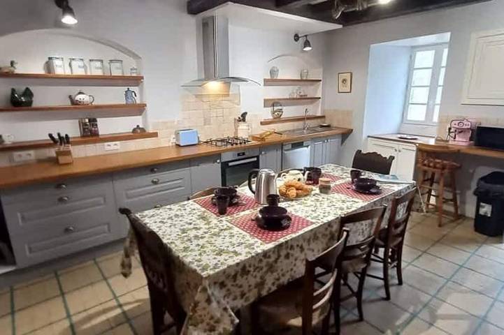 Location de vacances pour 9 personnes, animaux acceptés à Bouresse