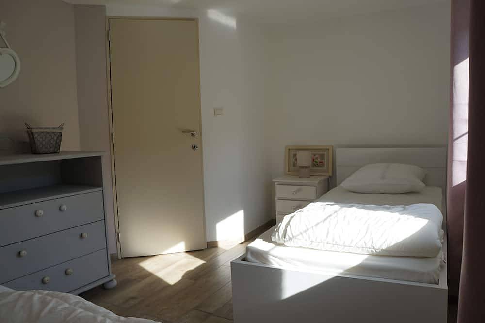 Nouveau gite au calme avec magnifique vue - campagne - 4 chambres, 2 sdb in Havelange, Région de Namur