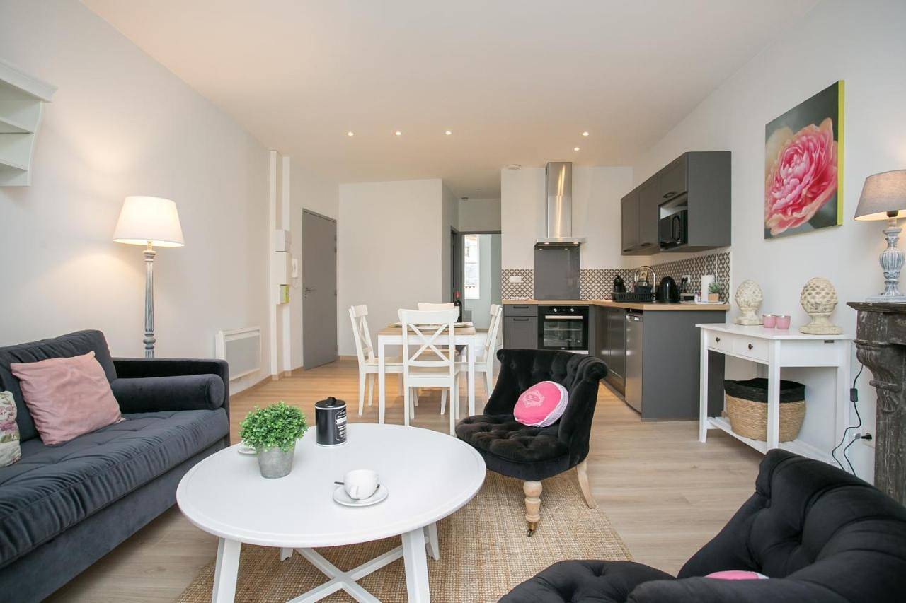 Appartement entier, Apartment with Shower in Périgueux, Périgord Blanc