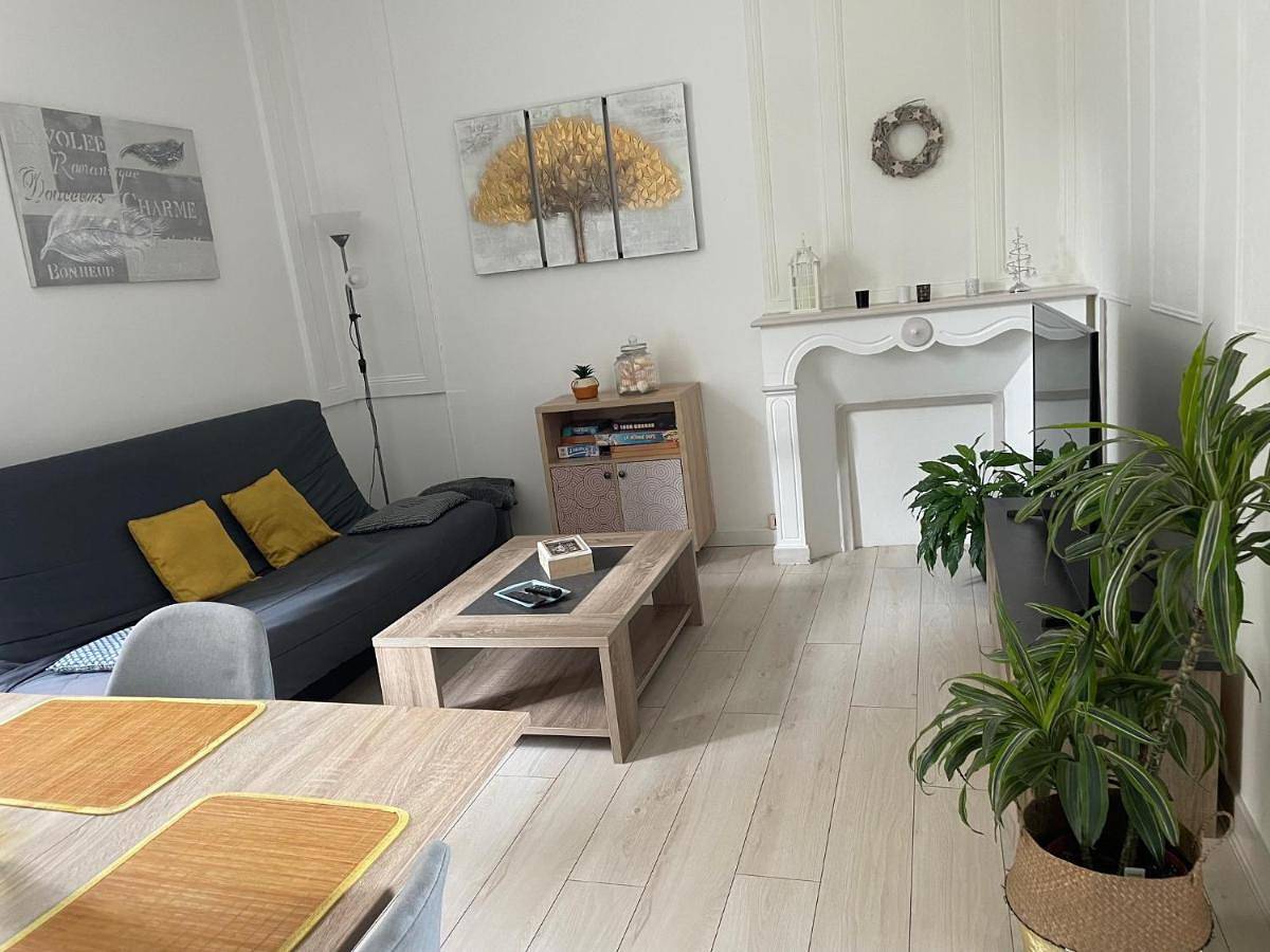 Appartement entier, Charmant appartement T2 plein centre ville in Saint-Brieuc, Côte de Goëlo