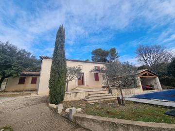 Location de vacances pour 16 personnes, avec vue ainsi que jardin et piscine à Baudinard-sur-Verdon