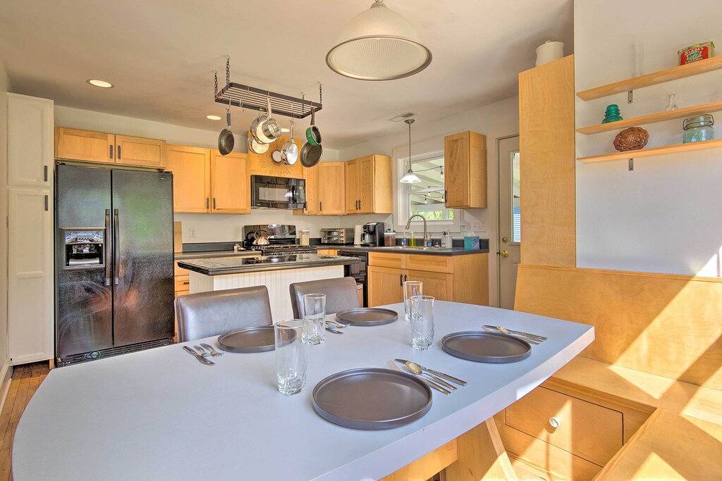 Downtown Brevard Home: Walk to Bars & Breweries! in Brevard, Transylvania County