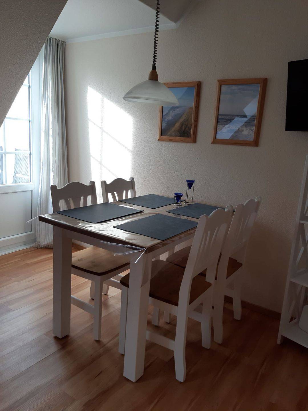 Ganze Wohnung, Komfortables Ferienapartment "Lister Tor 1" mit Balkon und Meer-Nähe in List in List (Sylt), Sylt