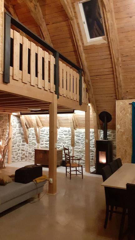 Gite La grange de Loey avec spa extérieur in Méallet, Parc naturel régional des Volcans d'Auvergne