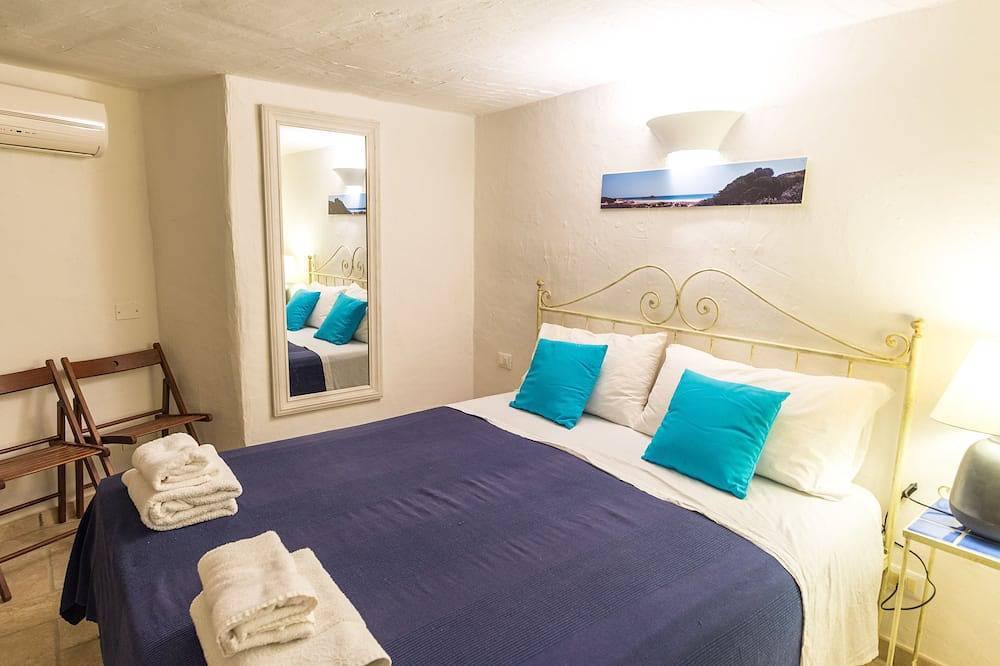 Villa indipendente con giardino e piscina privata ideale -Cin It111015C2000Q6211 in Domus De Maria, Cagliari e Dintorni