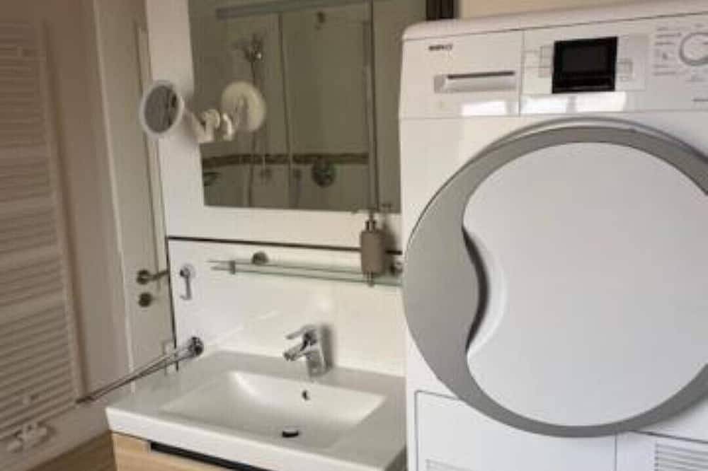 Ganze Wohnung, Ferienwohnung Rose Garden in Fischbeck in Hessisch Oldendorf, Weserbergland