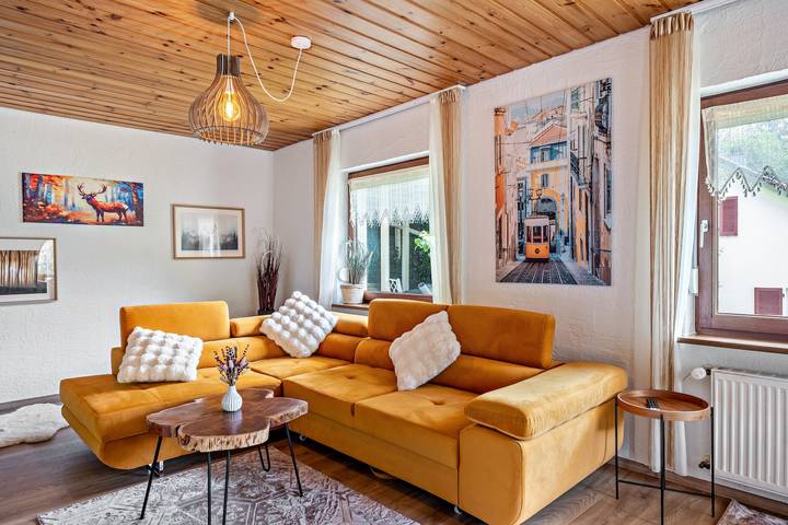 Ganze Wohnung, Hundefreundliches Apartment Anni's Waldloge im Luftkurort mit Terrasse in Schramberg, Mittlerer Schwarzwald