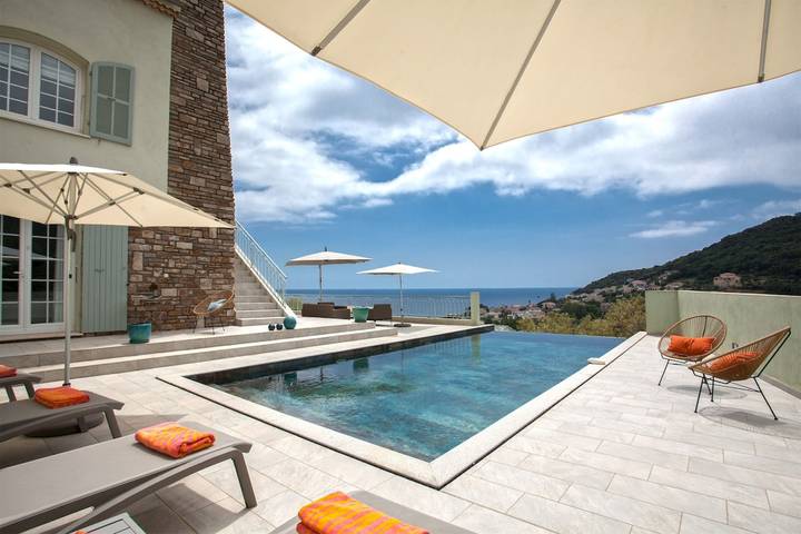 Villa pour 12 personnes, avec Terrasse ainsi que Jardin et Piscine dans Cap Corse